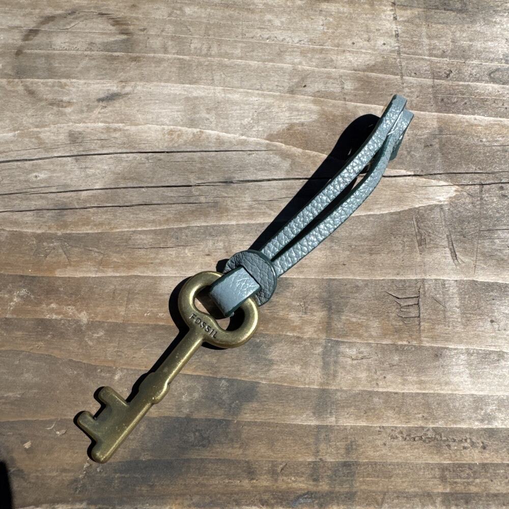 Fossil Key Charm Purse Hang Tag Gold Key Chain Fob With Blue Leather Strap